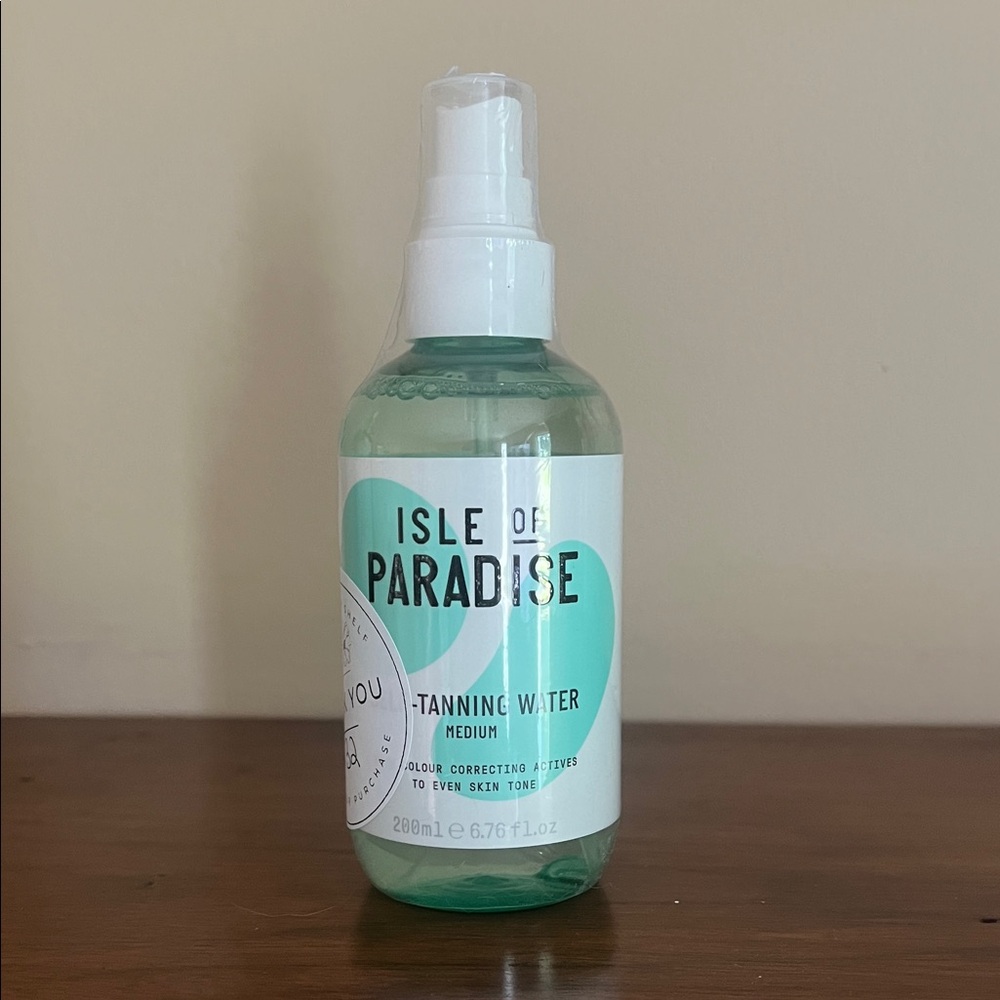 Isle of Paradise Mint Green Tanning Water